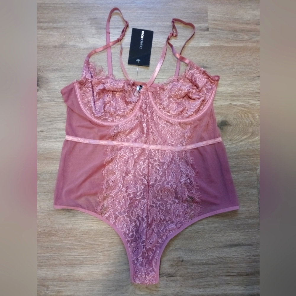 Fashion Nova/ Underwired Bodysuits
